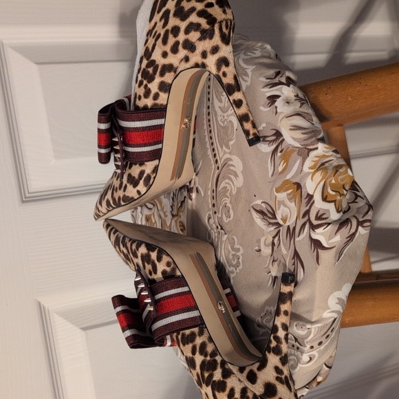 Shoes - Picture 3 of 3